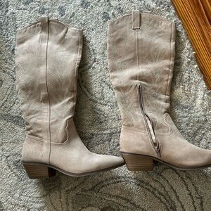Tan cowboy boot size 7.5